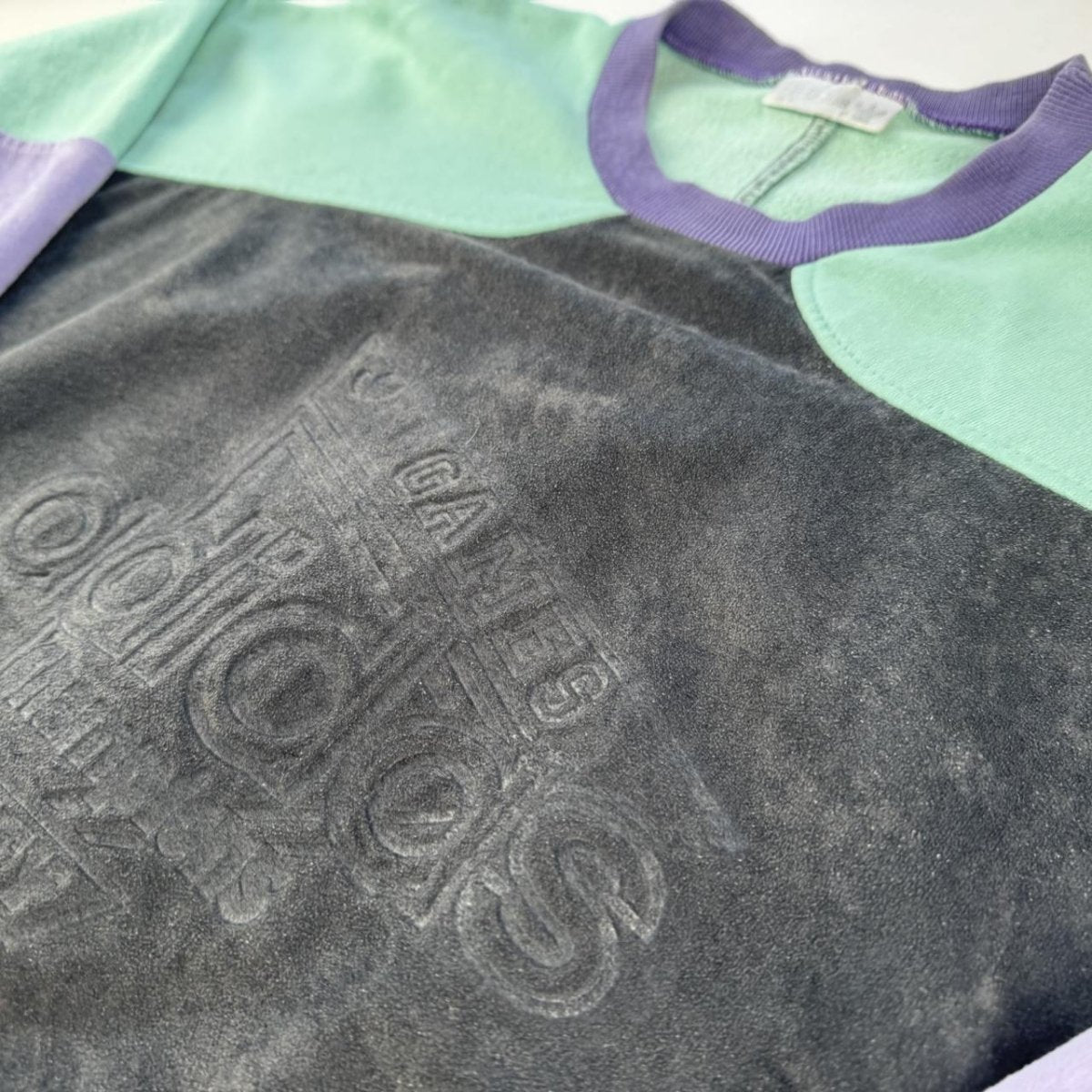 1990s Adidas Funky Pattern Spellout Sweatshirt XL - Threads Uncovered