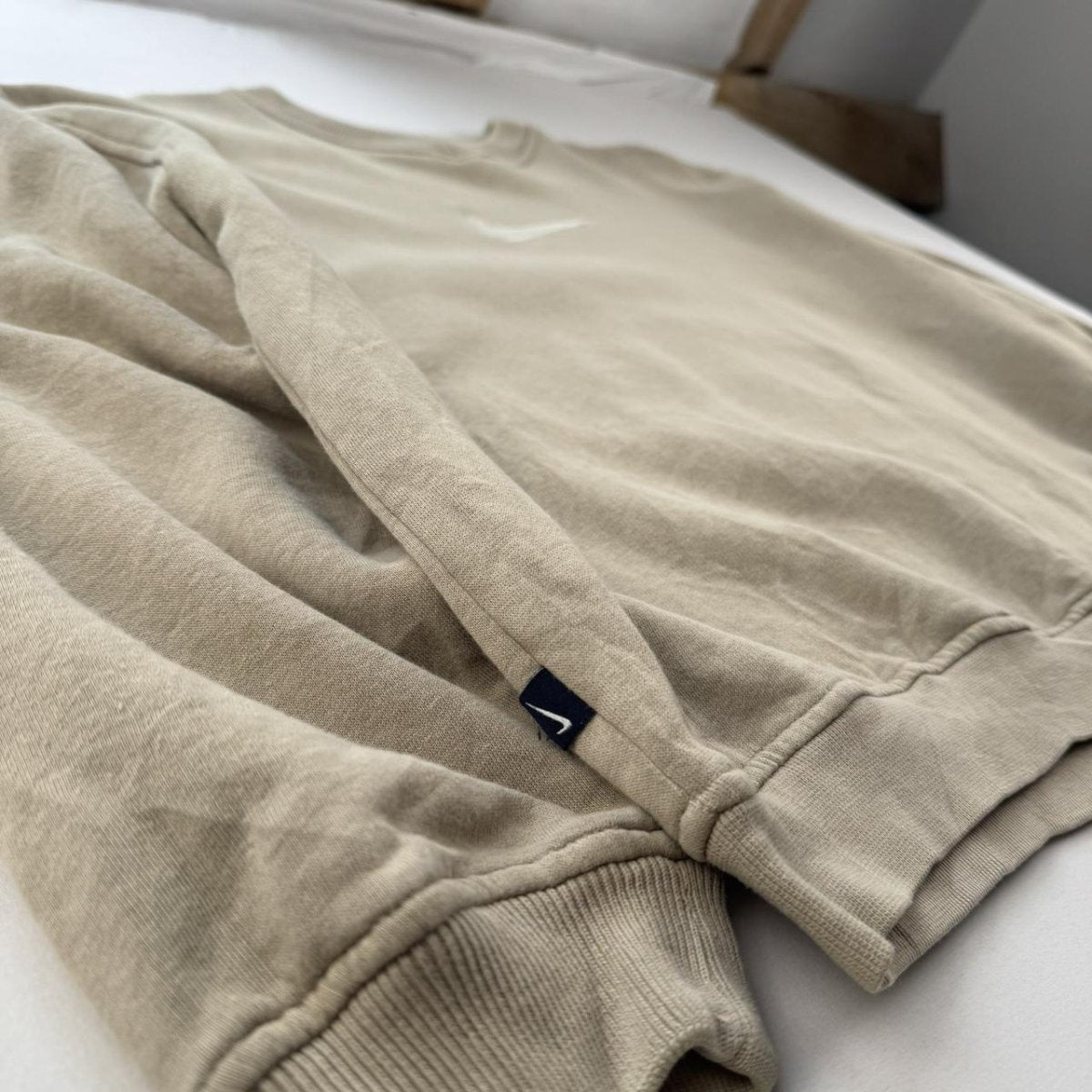 1990s Beige Embroidered Swoosh Nike Sweatshirt 12-14 - Threads Uncovered