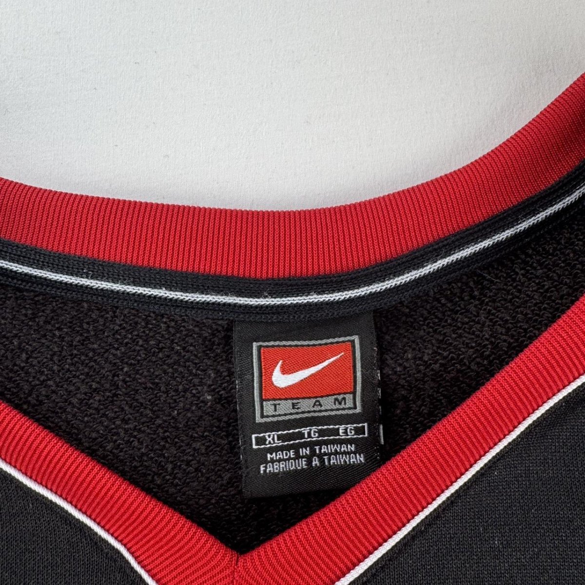 1990s Miami Heat Nike Team Embroidered NBA Training Sweatshirt XL - Threads Uncovered