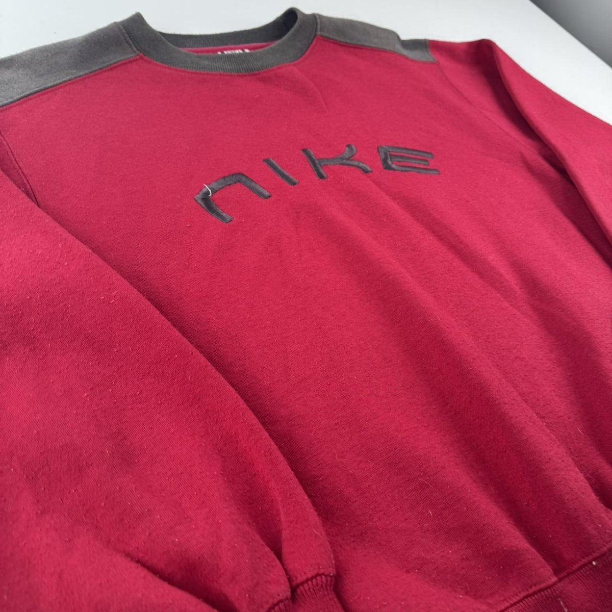 1990s Nike Embroidered Spellout Burgundy Womens Sweatshirt 14 - Threads Uncovered