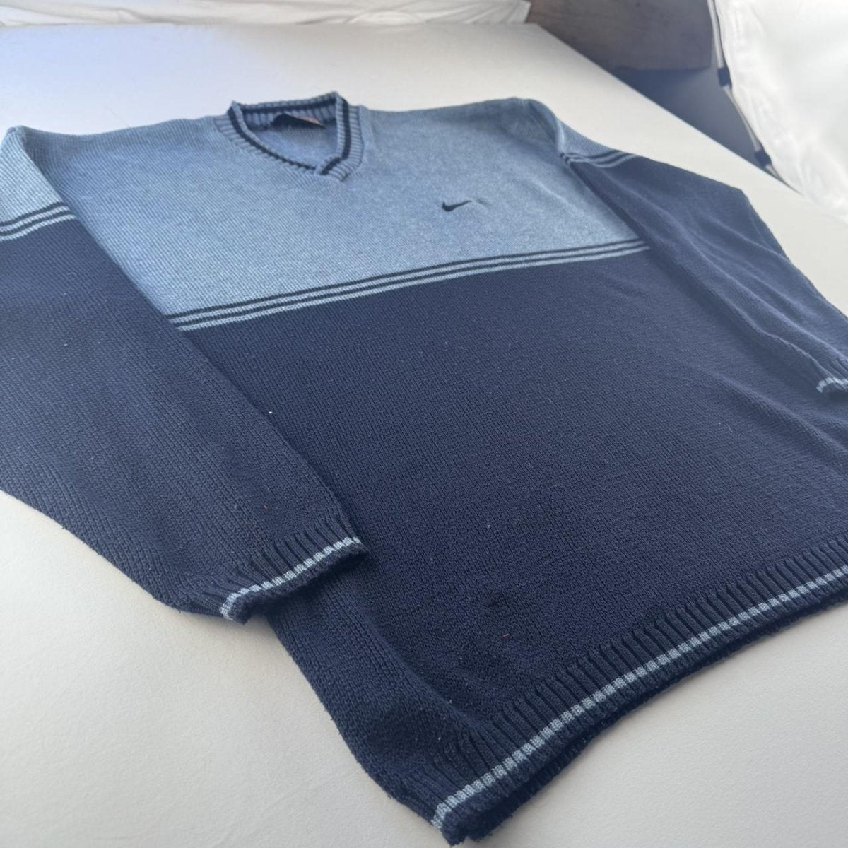 1990s Nike Embroidered Swoosh Panel Knitted Jumper L - Threads Uncovered