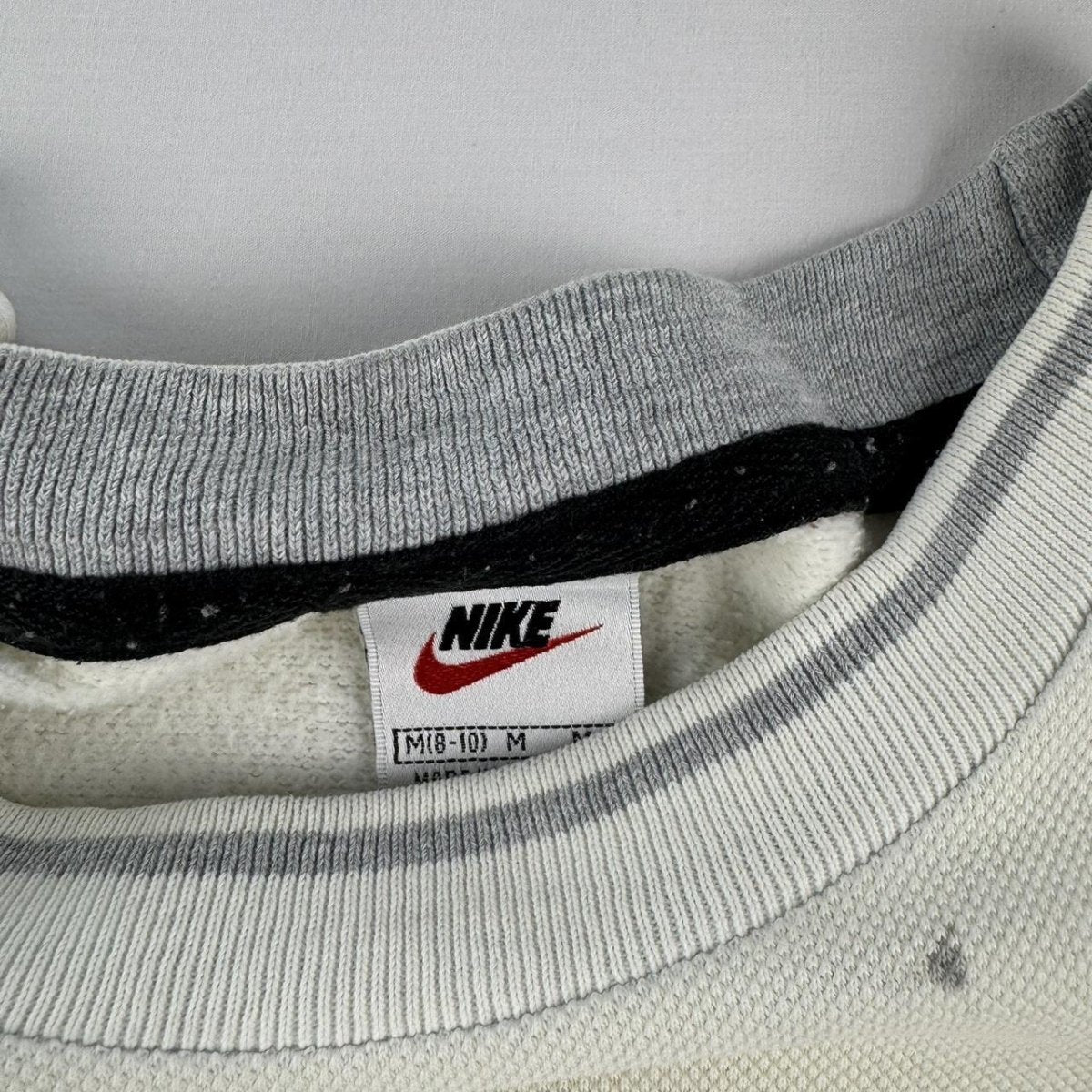 1990s Nike Embroidered Womens Sweatshirt 8-10 - Threads Uncovered