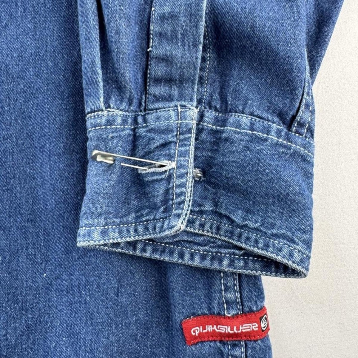 1990s Quiksilver Lightweight Denim Oversized Button Down Surf Shirt M - Threads Uncovered