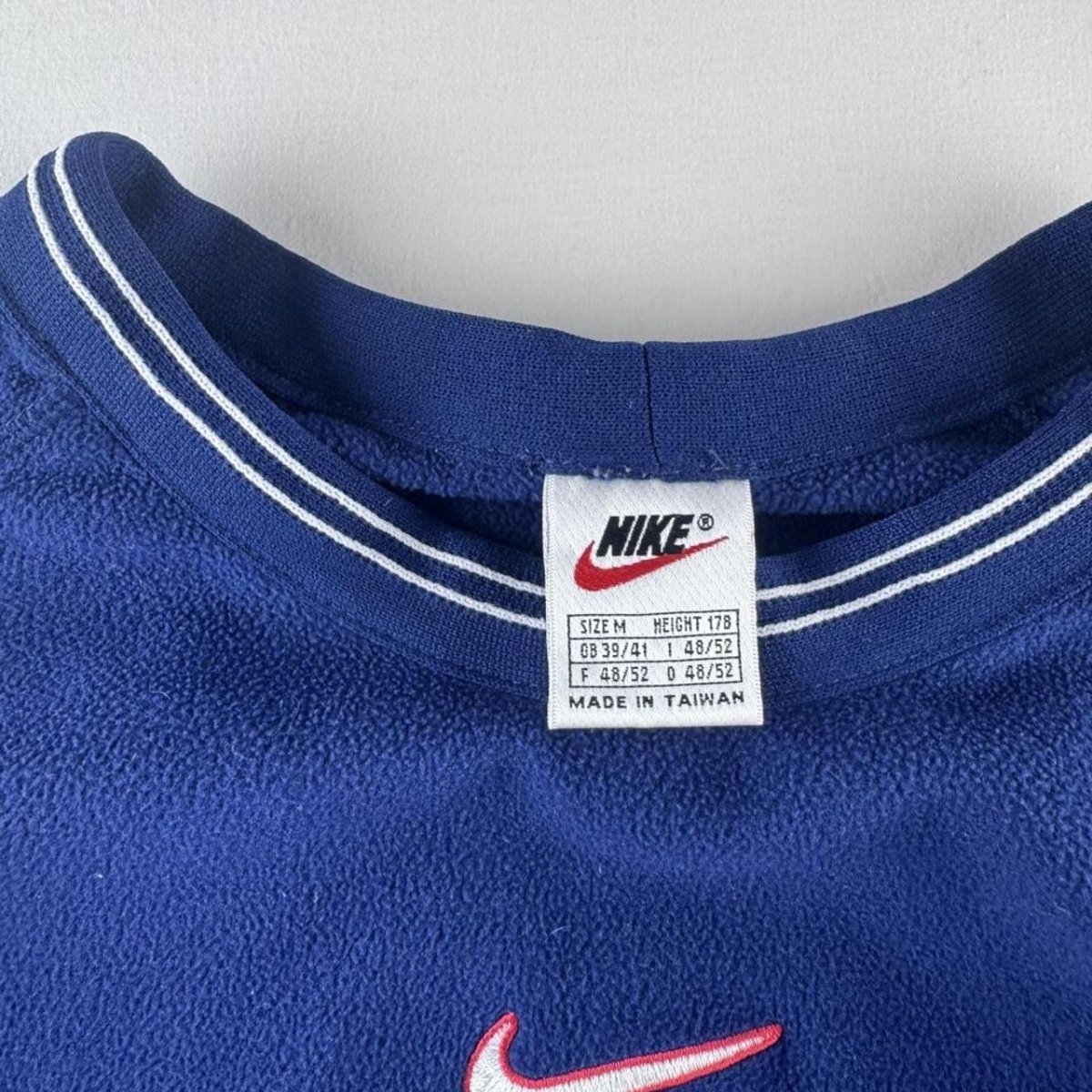 1990s Rare Centre Swoosh Russia Football Sweatshirt M - Threads Uncovered
