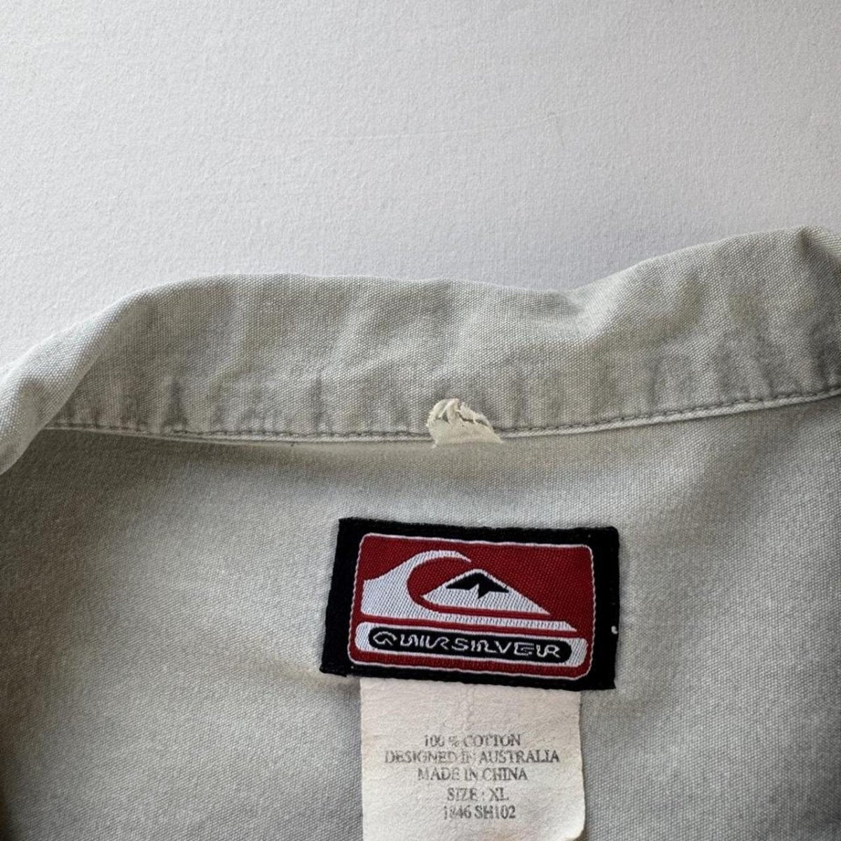 1990s Stone Grey Quiksilver Surf Button Down Shirt XL - Threads Uncovered