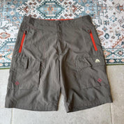 2000s Nike ACG Dark Grey Cargo Short 34W - Threads Uncovered