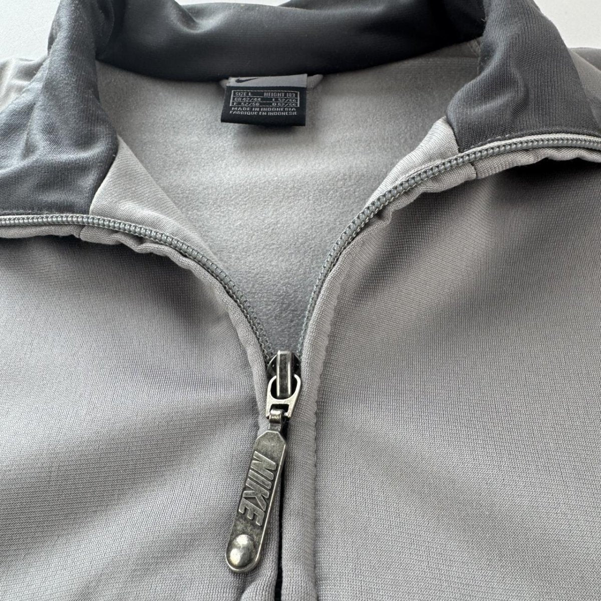 2000s Nike Embroidered Logo Full Zip Track jacket L - Threads Uncovered