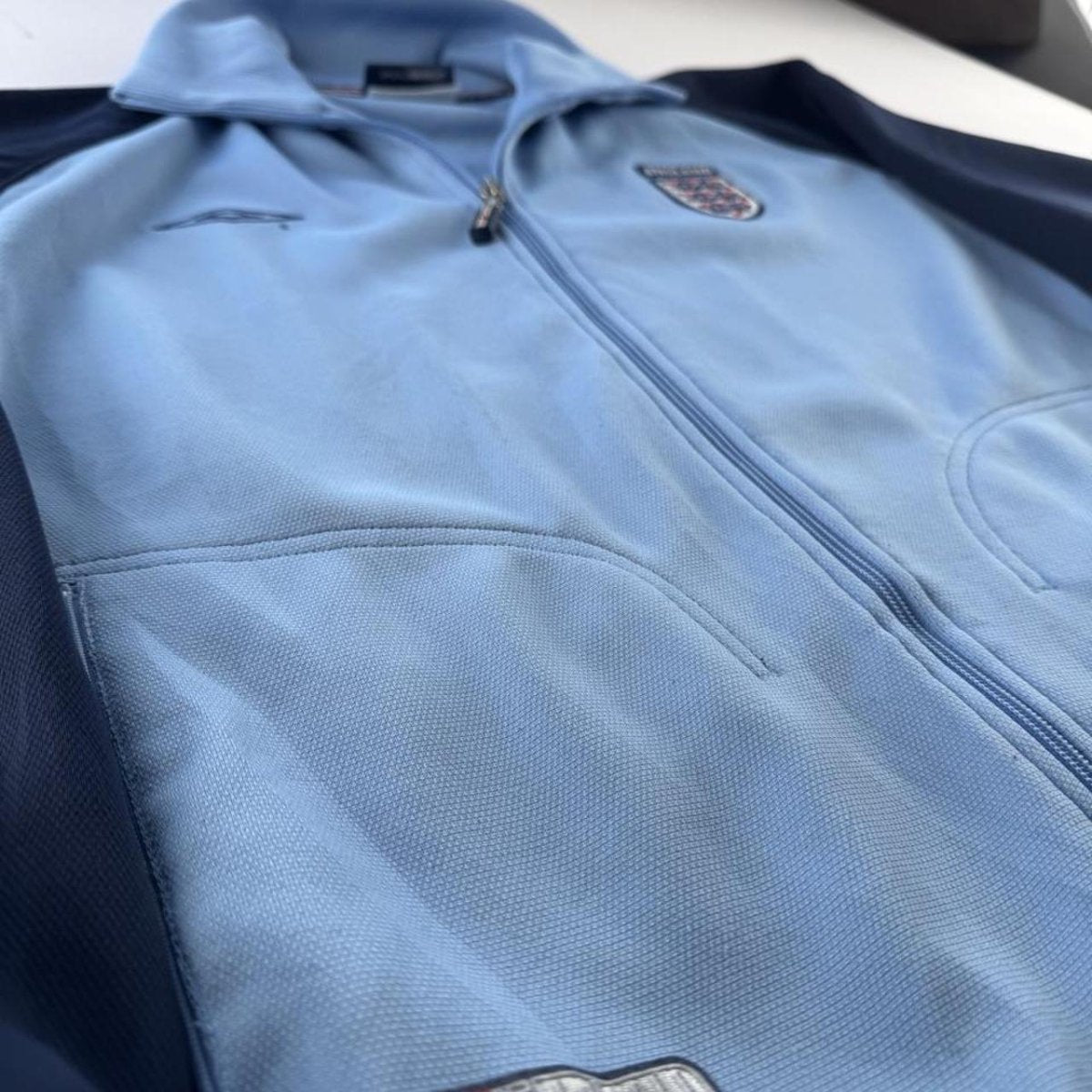 2002-03 Umbro England Track Jacket M - Threads Uncovered