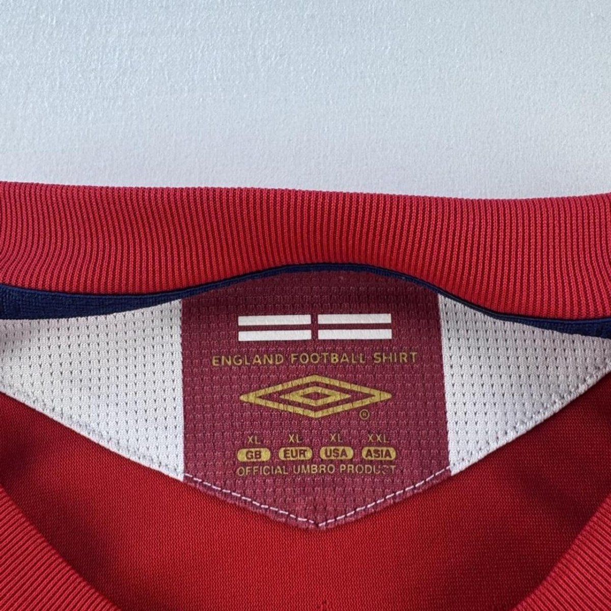 2007-09 Umbro England Away Jersey XL - Threads Uncovered