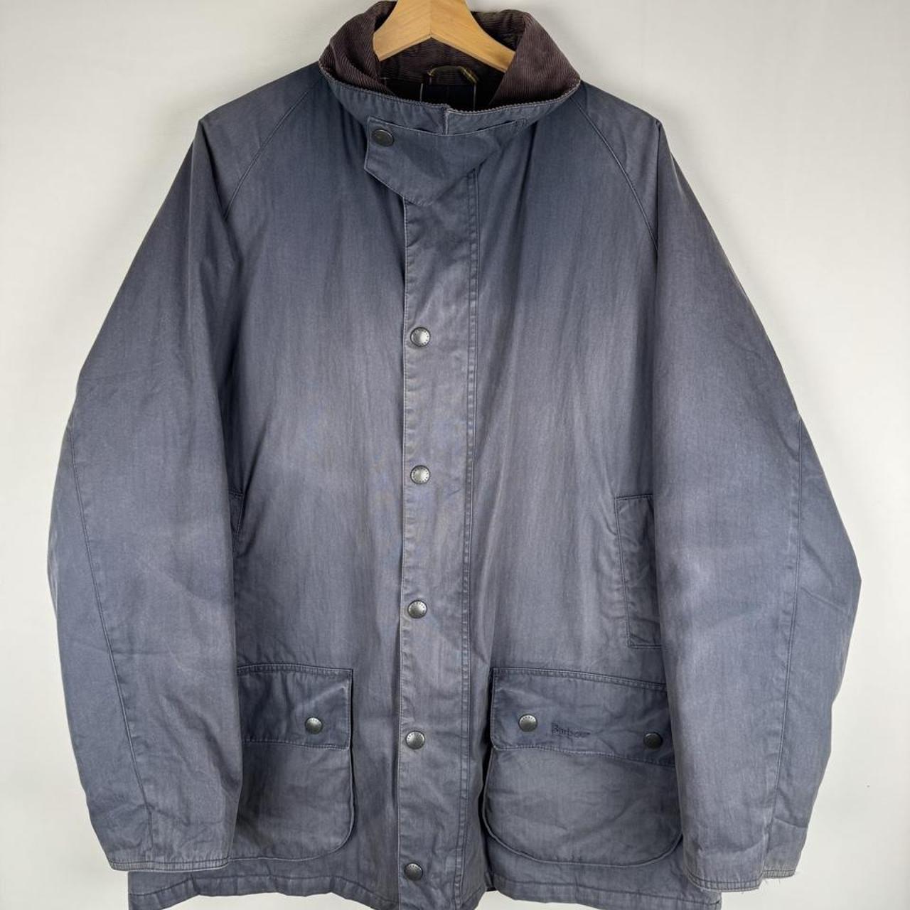 Barbour heavyweight field jacket green, classic tartan lining, durable cotton material.