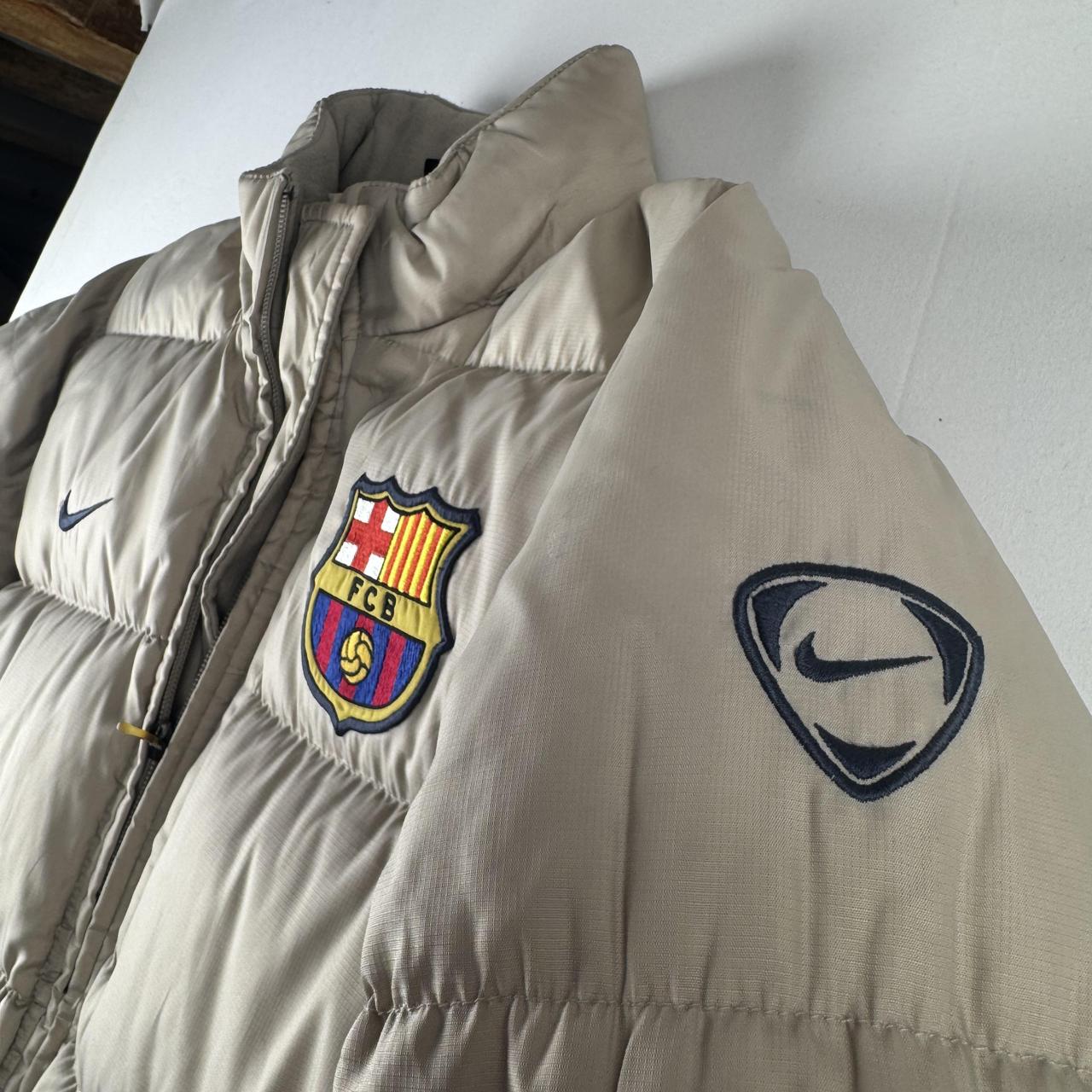 Nike T90 Barcelona FC Puffer Jacket in Beige Size S