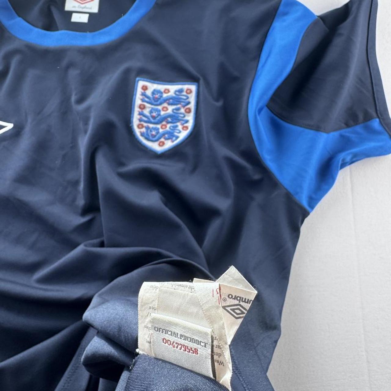 Umbro England 2010-11 Training Shirt L