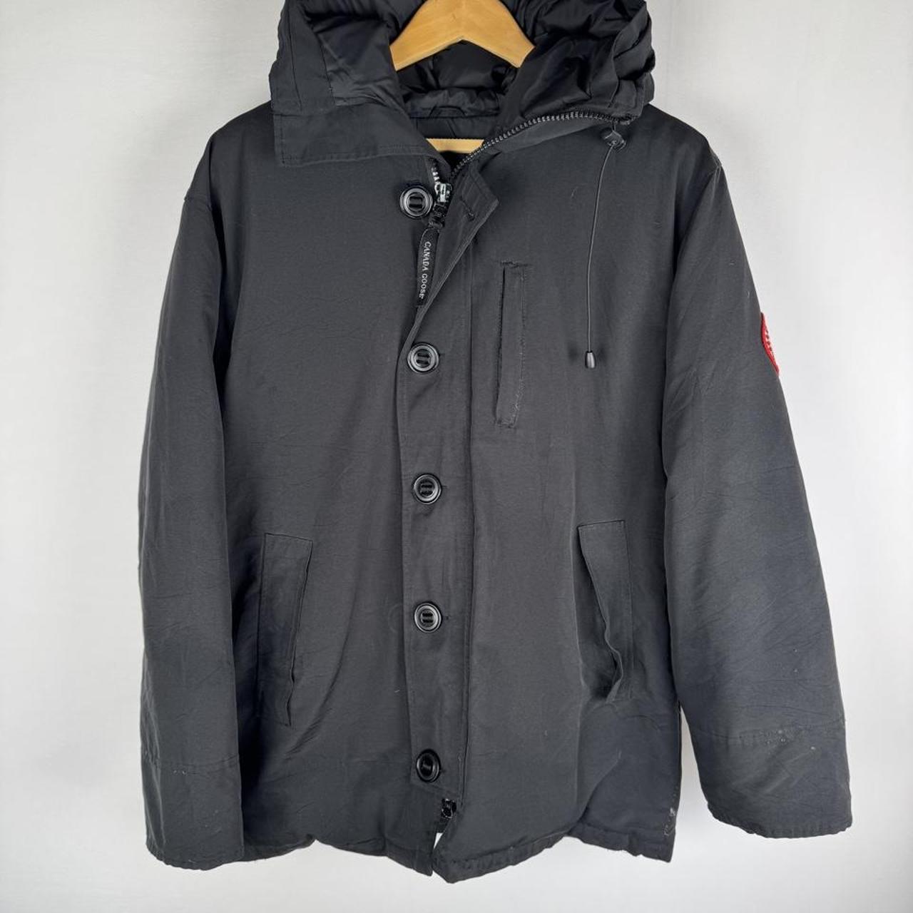 Canada Goose black parka jacket, missing fur trim, regular fit, size medium.