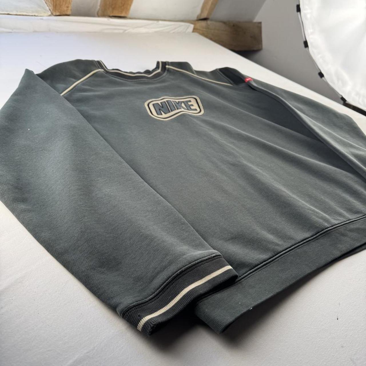 Vintage 2000s Nike Embroidered Dark Green and Cream Nike Sweatshirt L