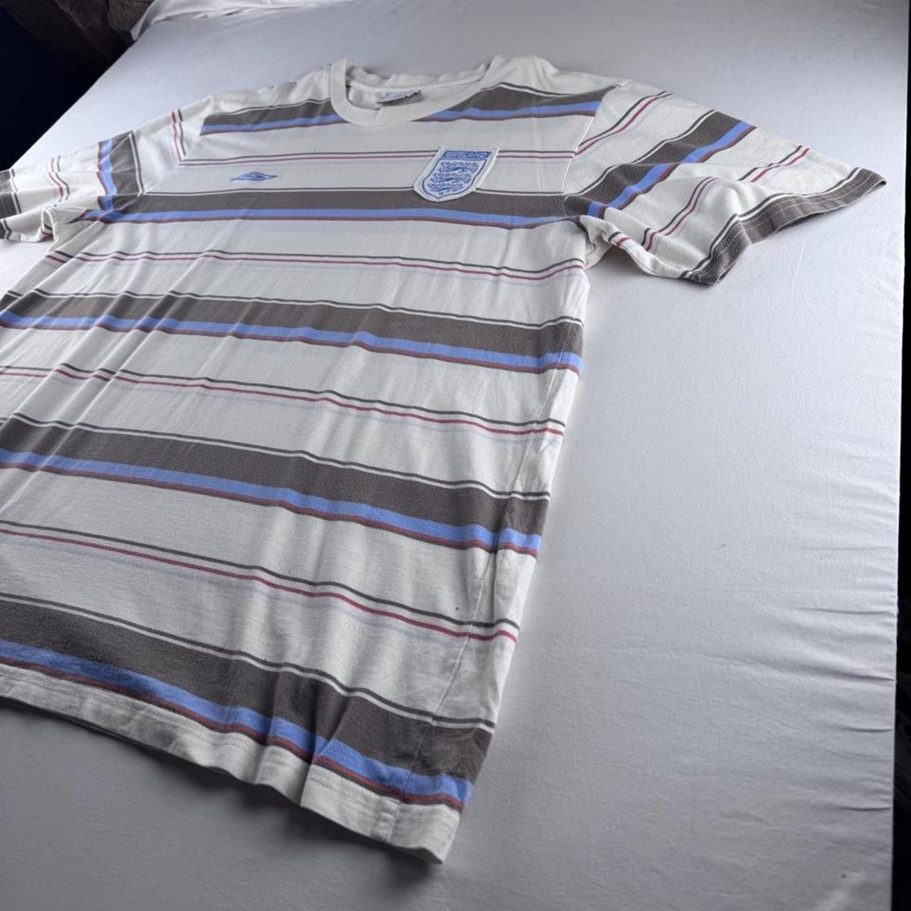Early 2000s Umbro Casual Striped England Football T-Shirt XXL