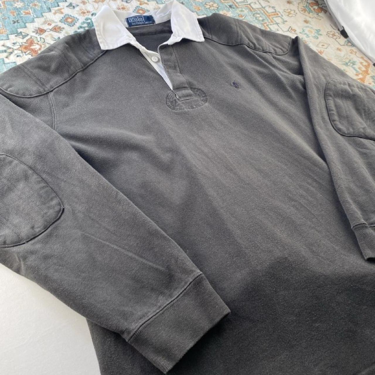 Polo Ralph Lauren grey rugby polo shirt with embroidered logo and thick fabric.