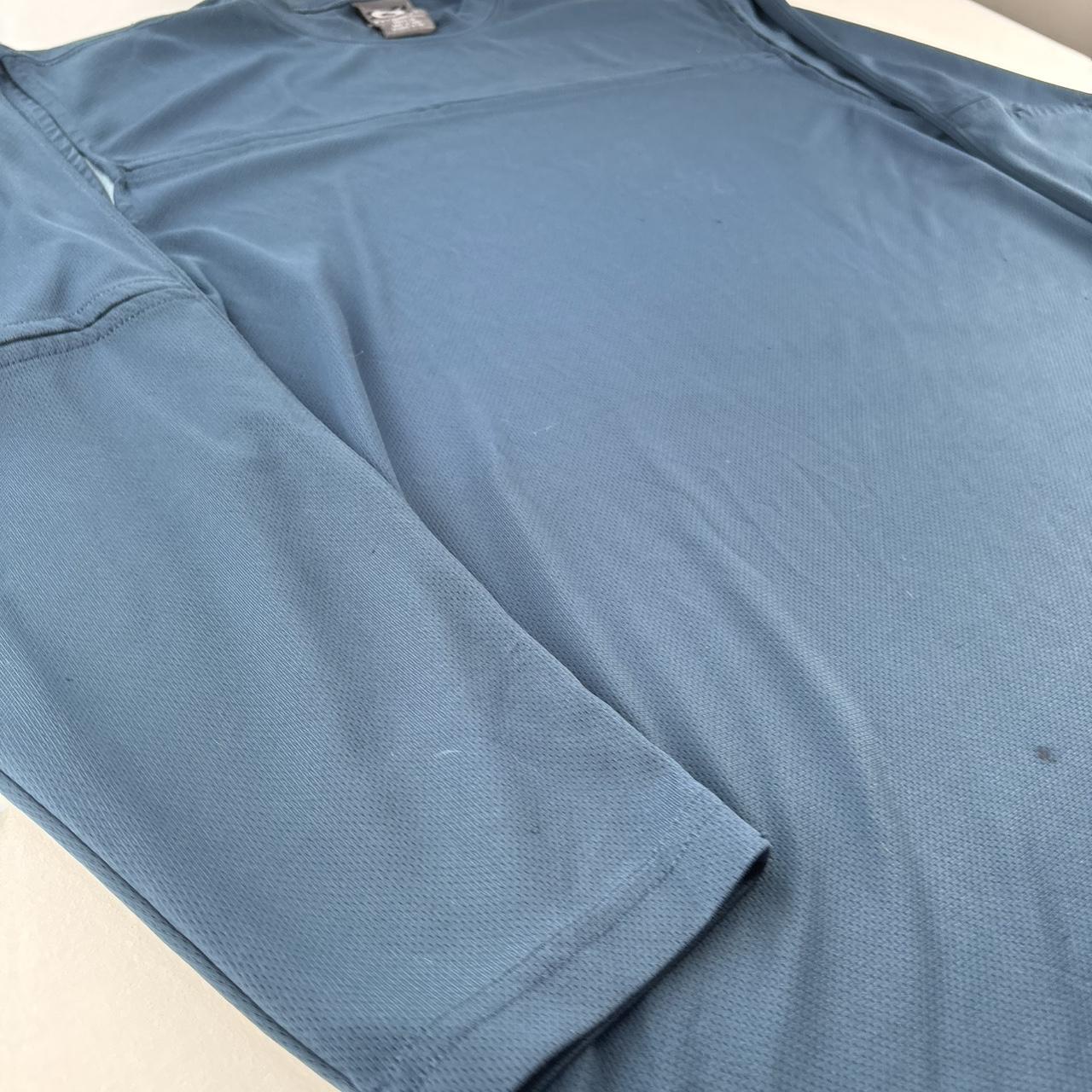 Early 2000s Oakley Software Activewear Long Sleeve T Shirt XL