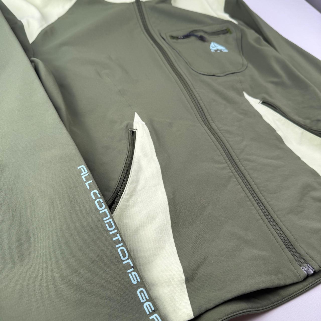 Nike Acg Jacket in Green Size 10