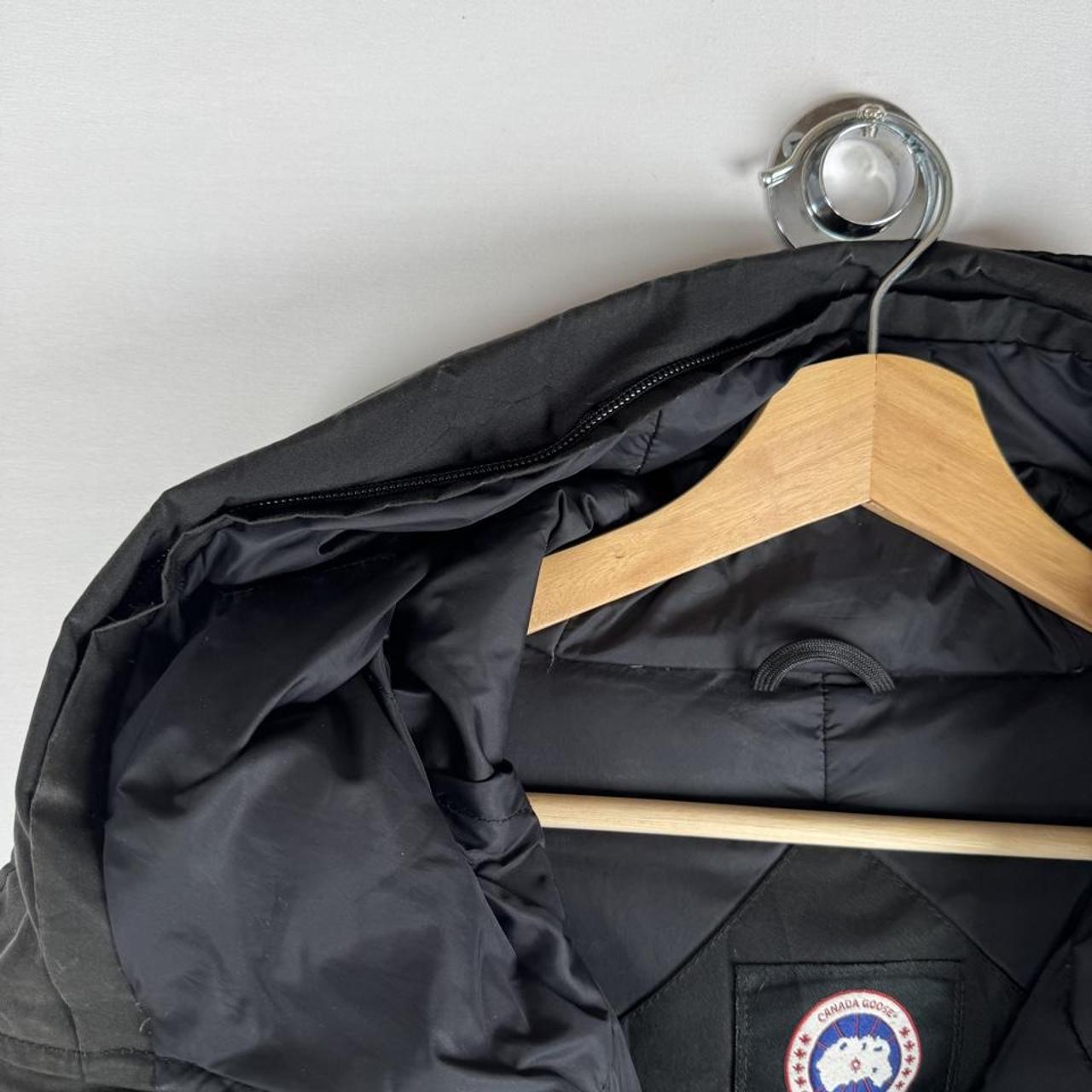 Canada Goose parka jacket black slim fit, missing fur hood, quilted material.