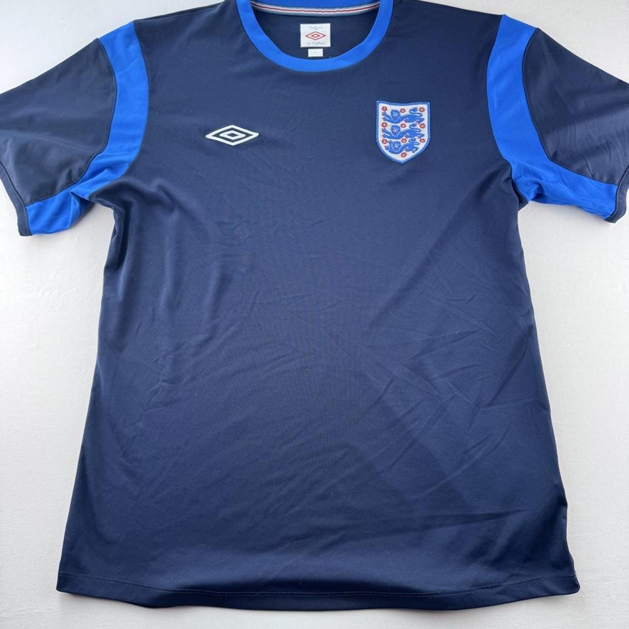 Umbro England 2010-11 Training Shirt L