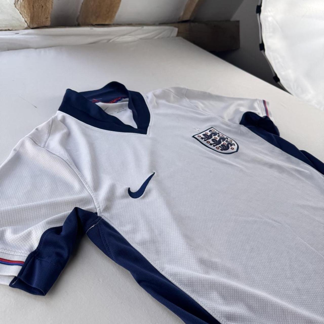 Modern Nike England Football Home 22-23 Shirt L