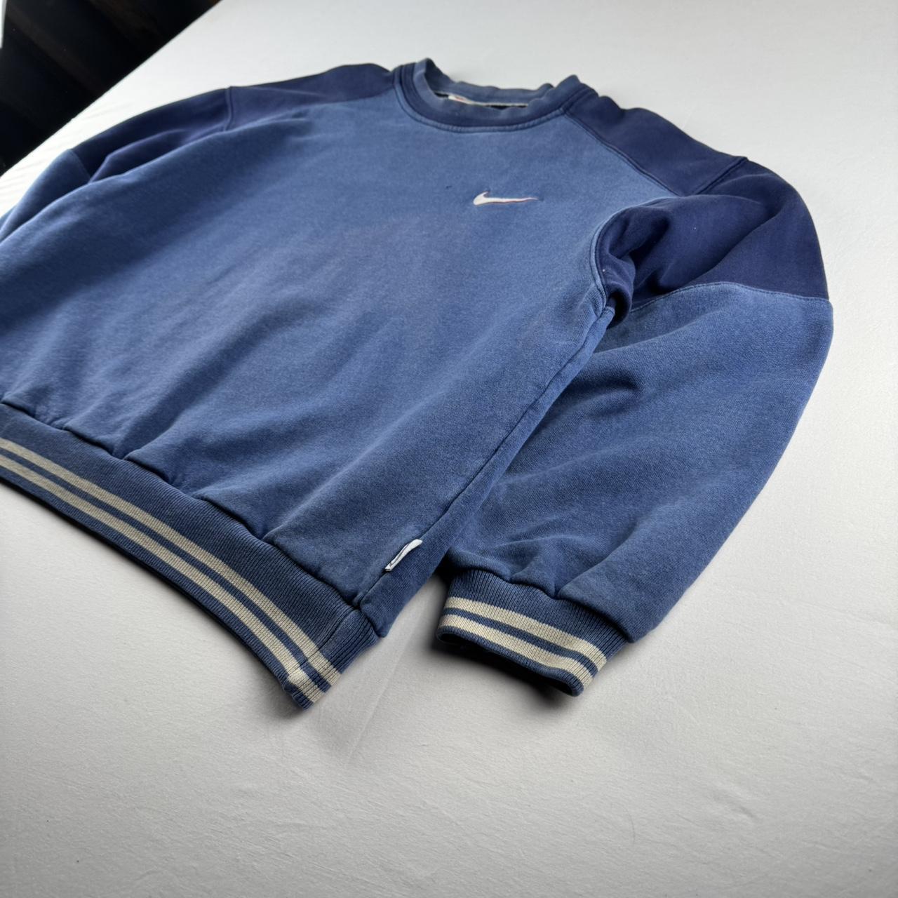 Distressed 1990s Nike Embroidered Swoosh Sweatshirt S