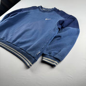 Distressed 1990s Nike Embroidered Swoosh Sweatshirt S