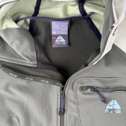 Nike Acg Jacket in Green Size 10