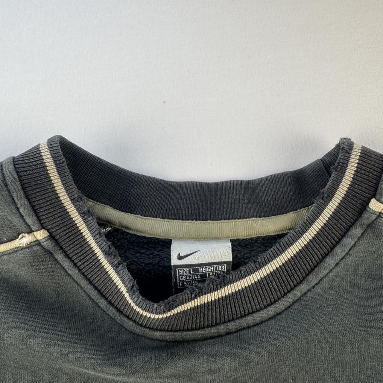 Vintage 2000s Nike Embroidered Dark Green and Cream Nike Sweatshirt L