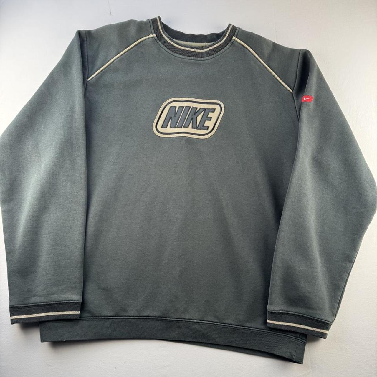 Vintage 2000s Nike Embroidered Dark Green and Cream Nike Sweatshirt L