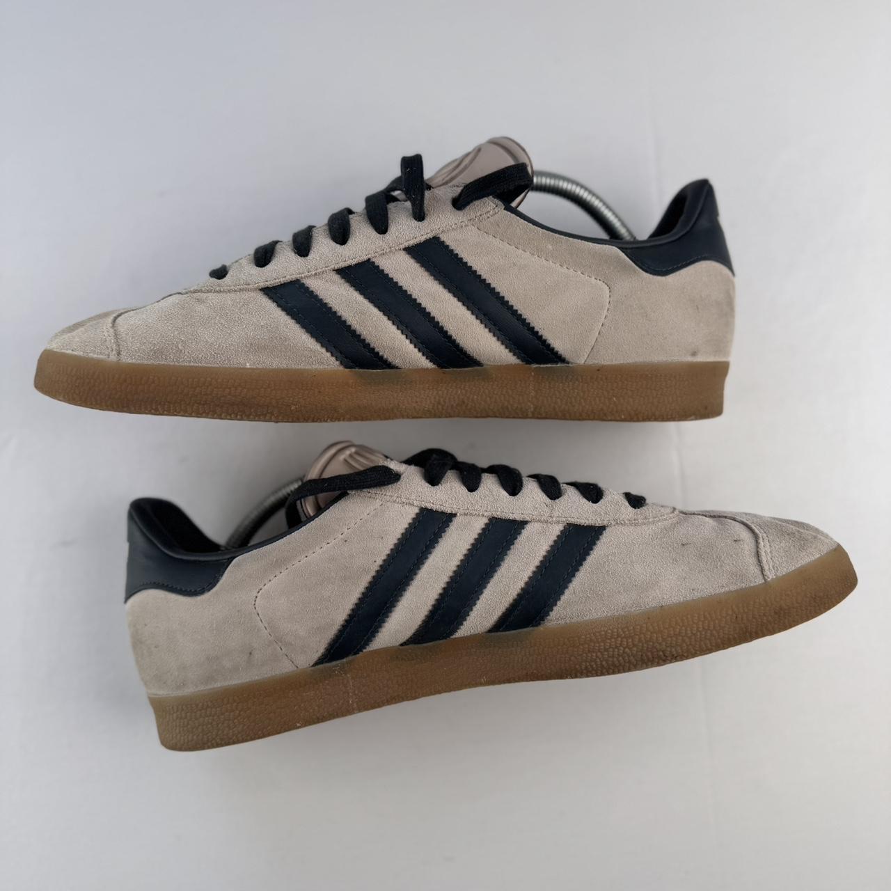 Adidas Black and Beige Gazelle Trainers with Gum Sole UK10