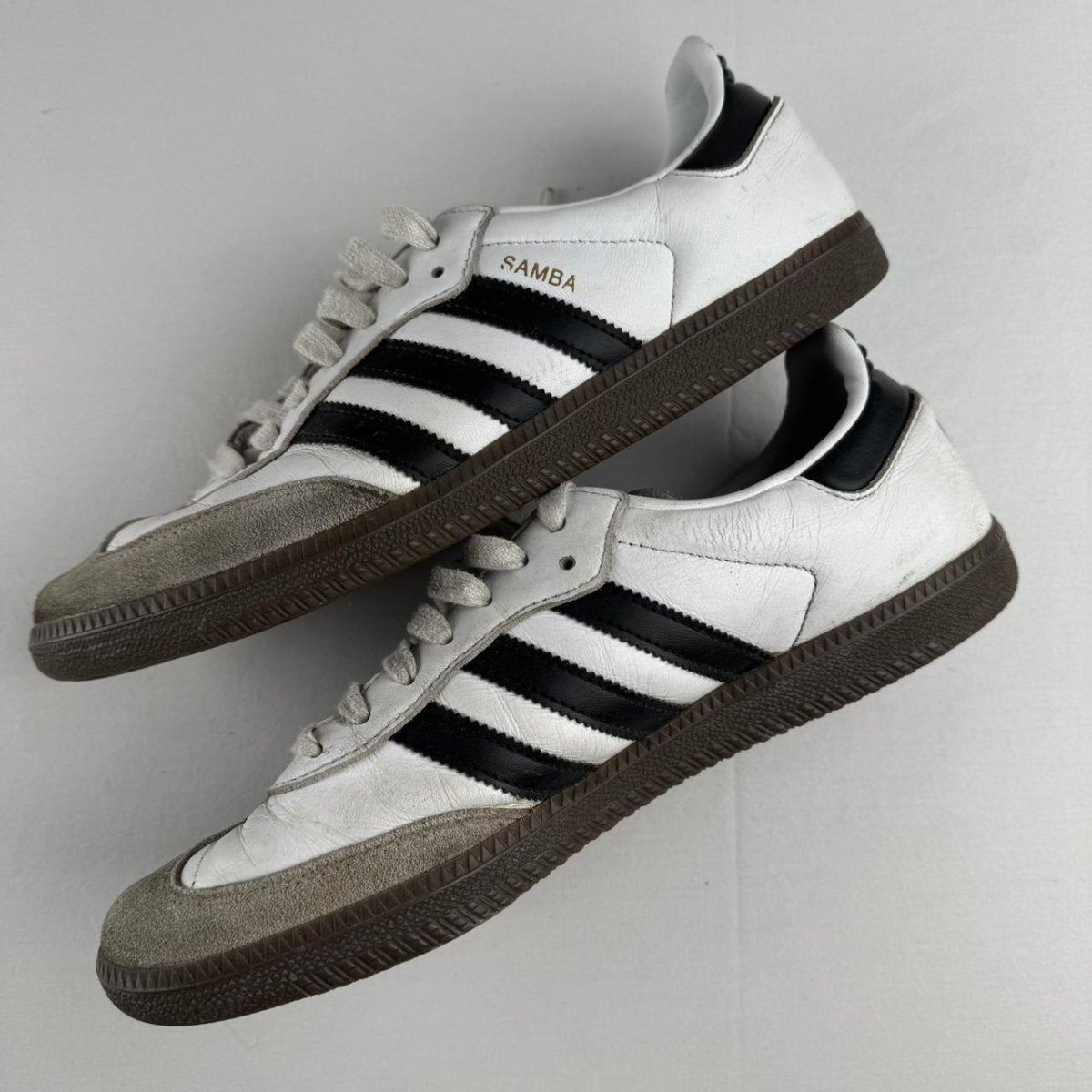 Adidas Sambas OG White and Black UK9 - Threads Uncovered