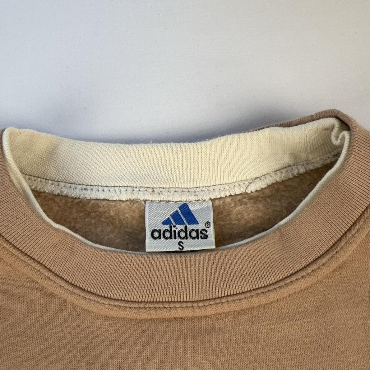 Adidas Sweatshirt in Beige Size - Threads Uncovered