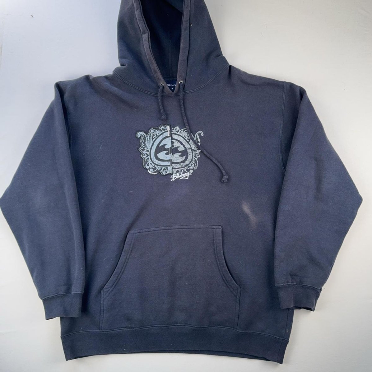 Billabong Hoodie in Navy Size L - Threads Uncovered