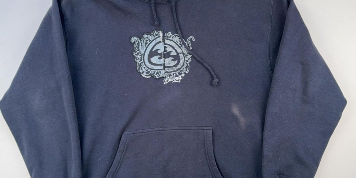 Billabong Hoodie in Navy Size L - Threads Uncovered