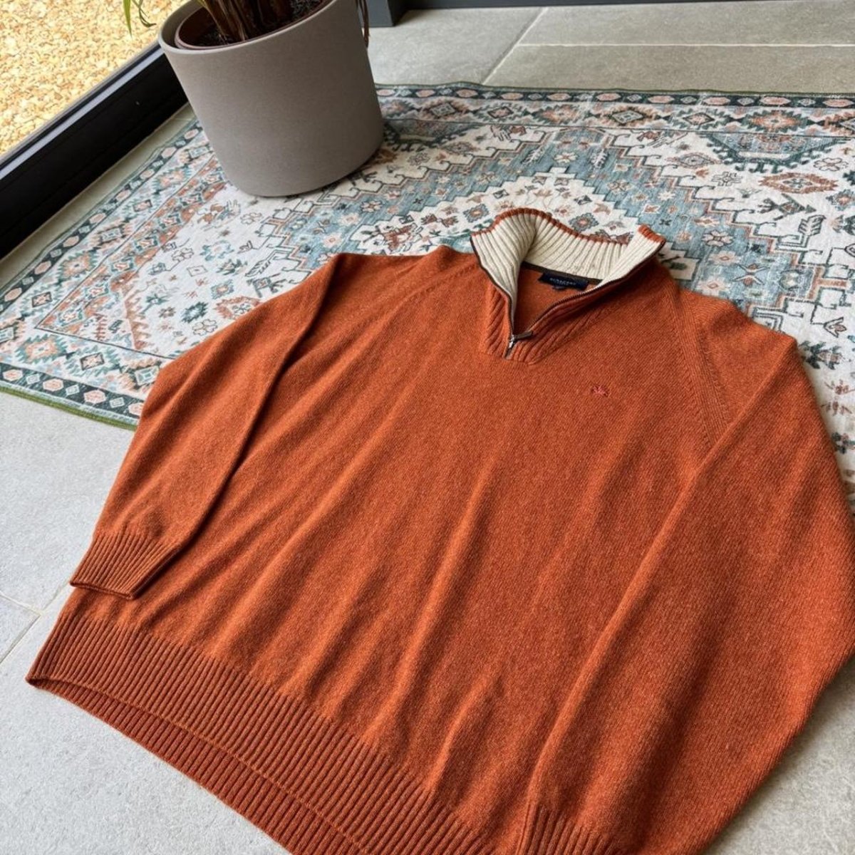 Burberry 100% Lambswool Embroidered Logo Quarter Zip Medium - Threads Uncovered