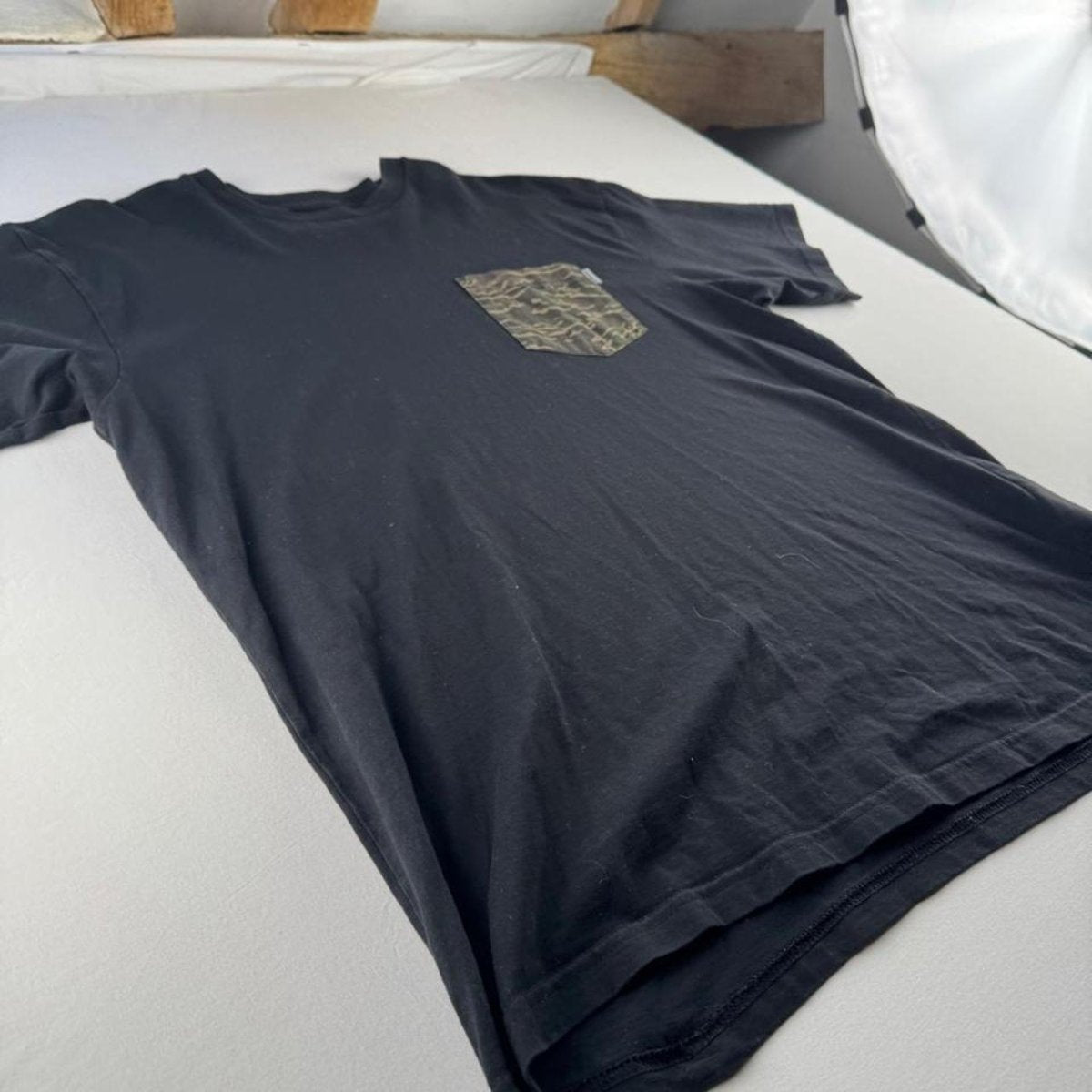 Carhartt WIP Camo Pocket Logo T Shirt M - Threads Uncovered