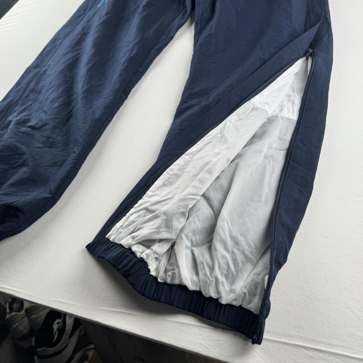 Cuffed Canterbury Joggers Size XL - Threads Uncovered