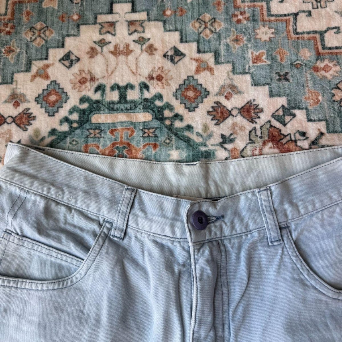 Early 2000s Baby Blue 100% Cotton Quiksilver Surf Shorts 32W - Threads Uncovered