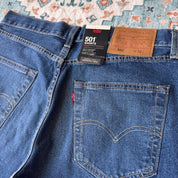 Levi's BNWT Denim 501 Jean Shorts 32W - Threads Uncovered