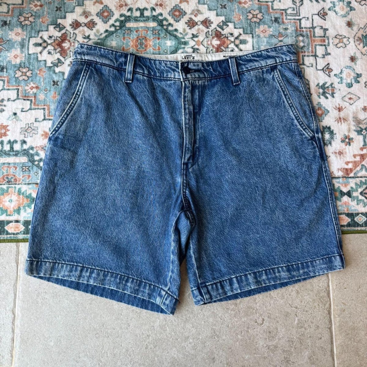 Levi's Relaxed XX Chino Denim Shorts 34W - Threads Uncovered