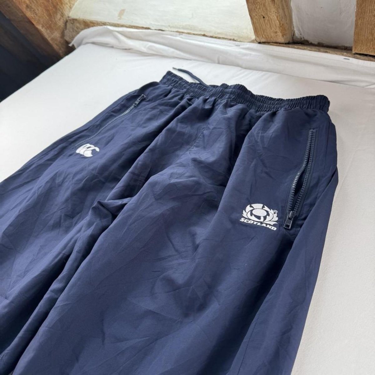 Lightweight Uncuffed Canterbury Joggers M - Threads Uncovered