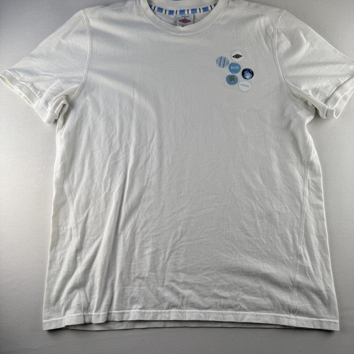 Man City Umbro Graphic T Shirt XL - Threads Uncovered