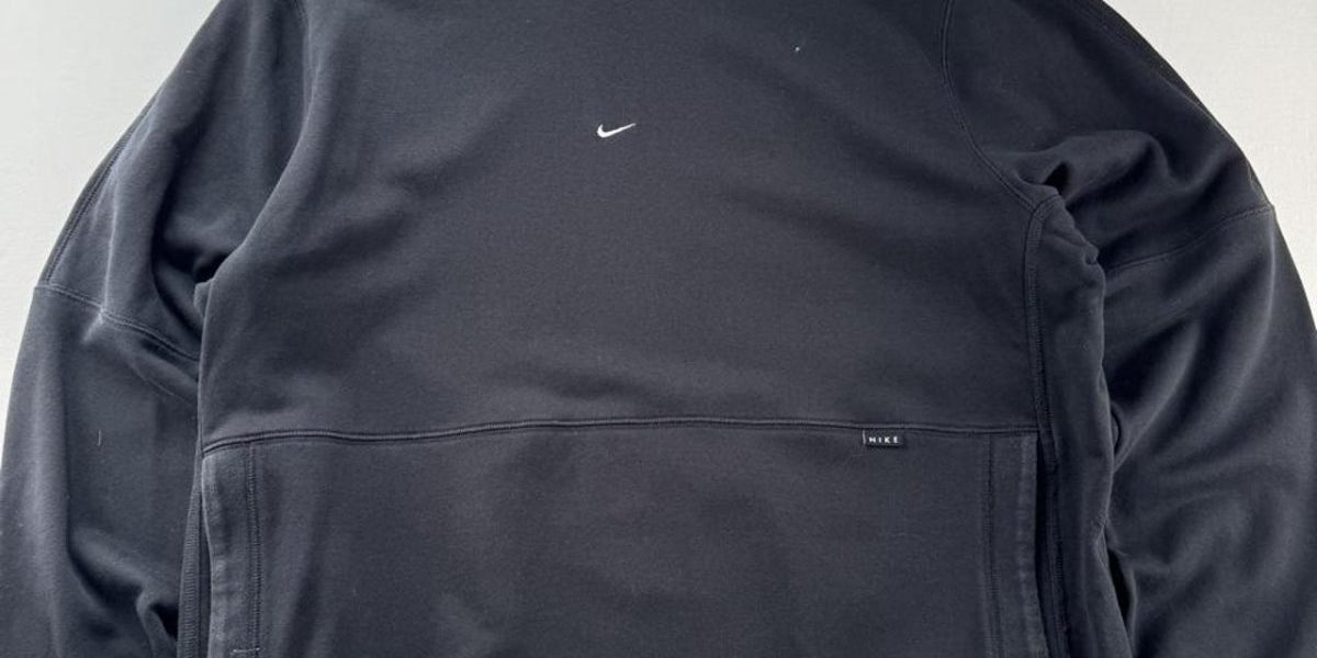 Modern Embroidered Centre Swoosh Oversized Nike Hoodie XL - Threads Uncovered