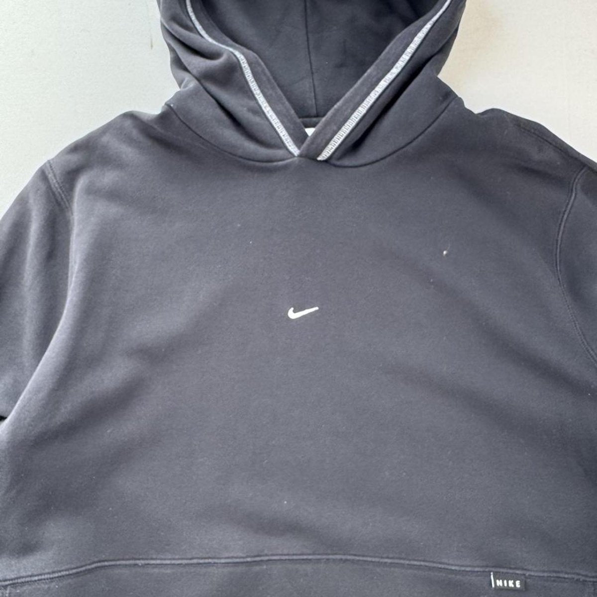 Modern Embroidered Centre Swoosh Oversized Nike Hoodie XL - Threads Uncovered
