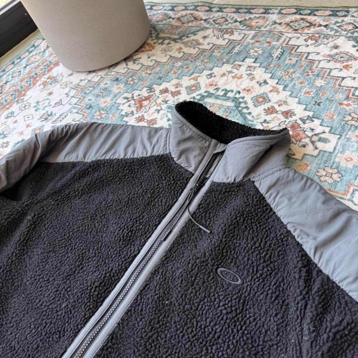 Modern Oakley Sherpa Embroidered Spellout Fleece Jacket L - Threads Uncovered
