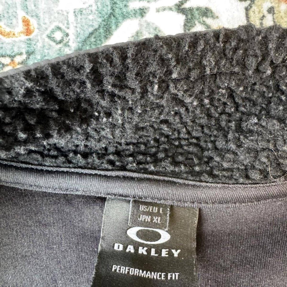 Modern Oakley Sherpa Embroidered Spellout Fleece Jacket L - Threads Uncovered