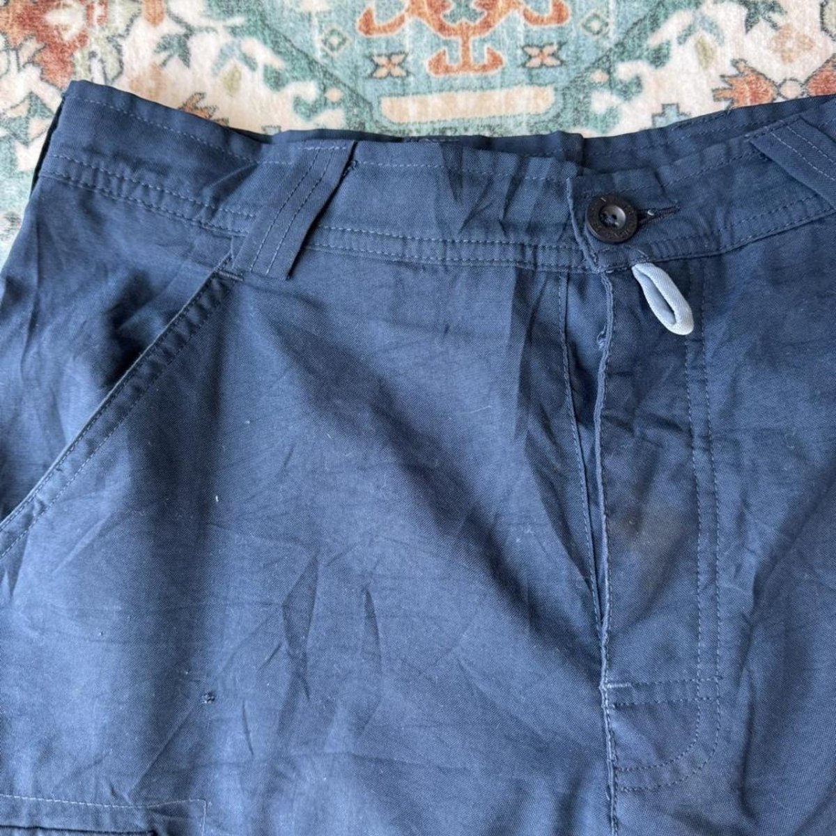 Nike ACG 2000s Cargo Shorts 30W - Threads Uncovered