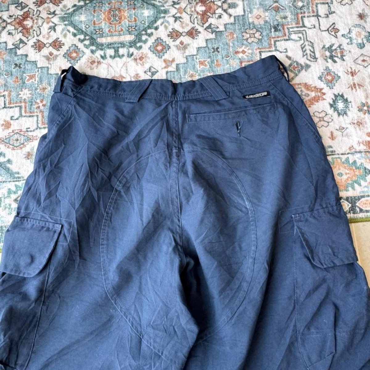 Nike ACG 2000s Cargo Shorts 30W - Threads Uncovered