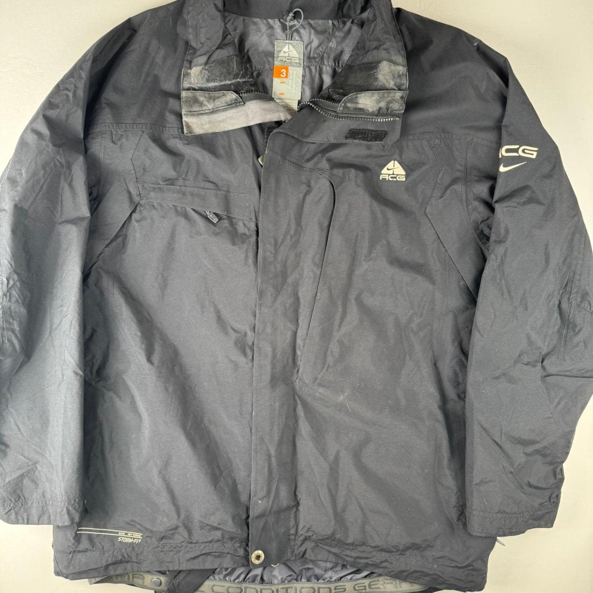 Nike Acg Ski Jacket in Black Size L - Threads Uncovered